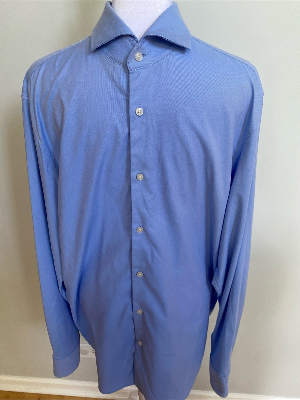Classic Hugo boss Men's Light Blue Dress Shirt large 16,5” 34/35